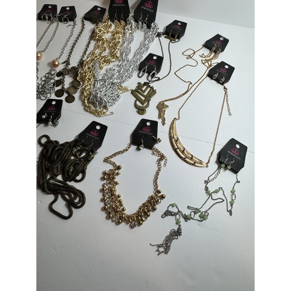 Paparazzi Jewelry Lot- 16 Necklaces Earrings Pair - Picture 3 of 3